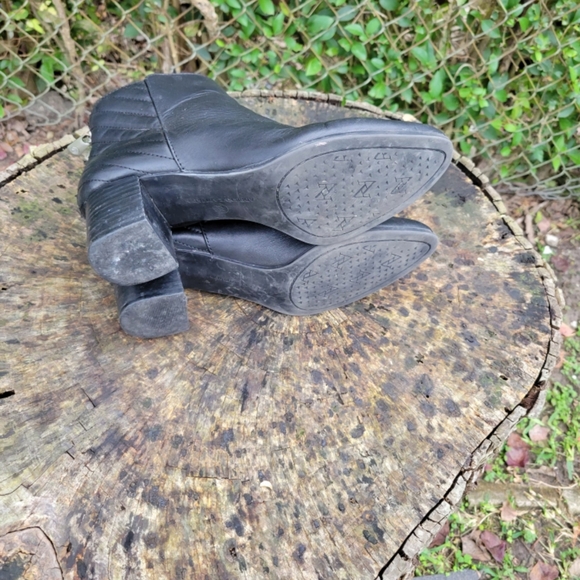 Vintage Women Black Leather Short Ankle Boots By Adrienne Vittadini Size 7.5 - Picture 8 of 8